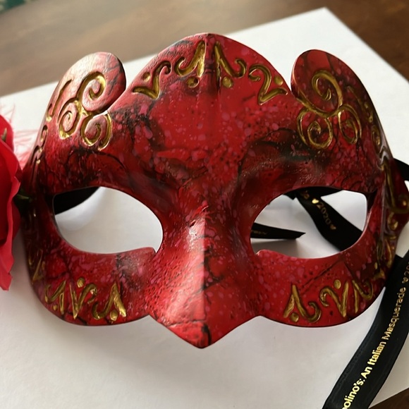 Venetian Hand-painted Mask from Disney’s Topolino’s Italian Masquerade NYE - Picture 2 of 10